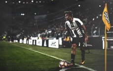 kaiyun|湖人队击败开拓者，勒布朗·詹姆斯常规赛集锦彰显传奇风采